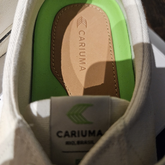 Cariuma shoes - Picture 3 of 4